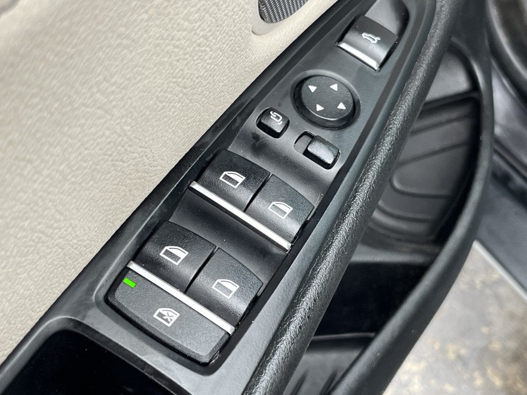 2017 BMW X5 Image 28