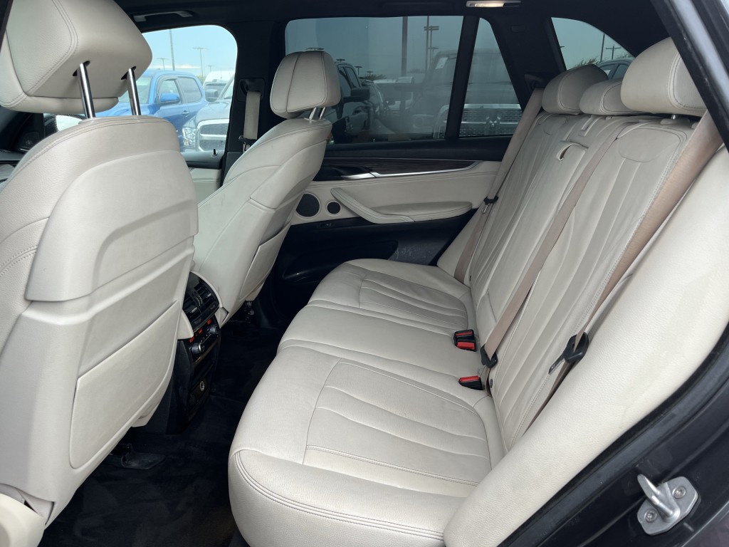 2017 BMW X5 Image 32
