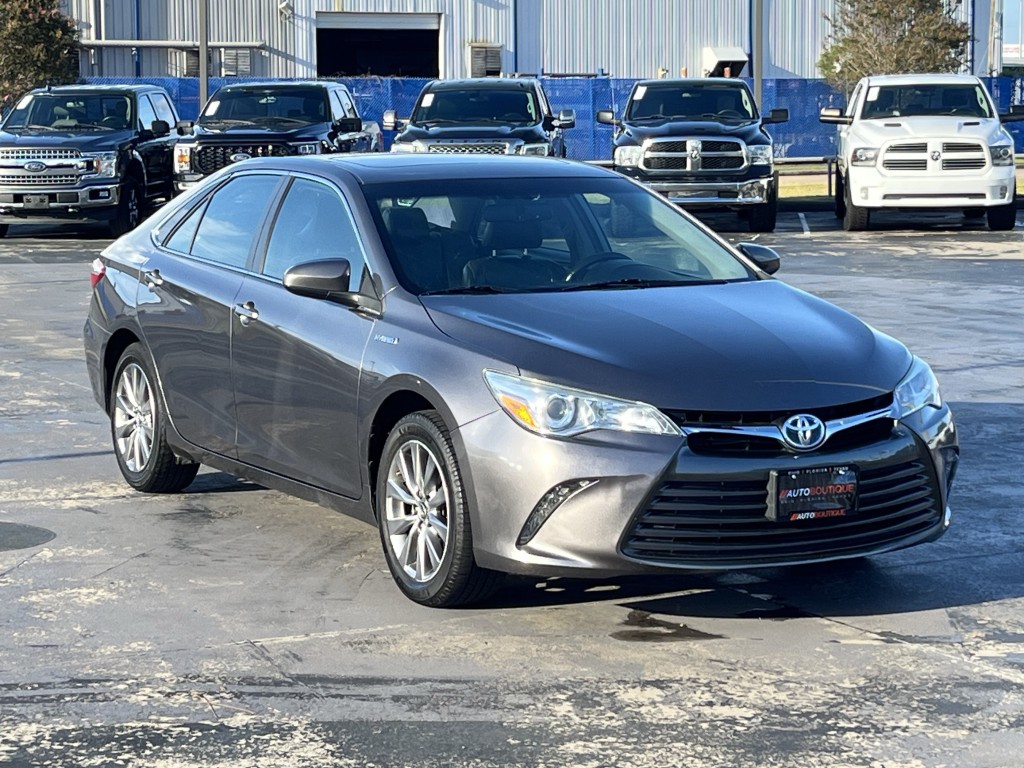 2017 Toyota Camry Image 5