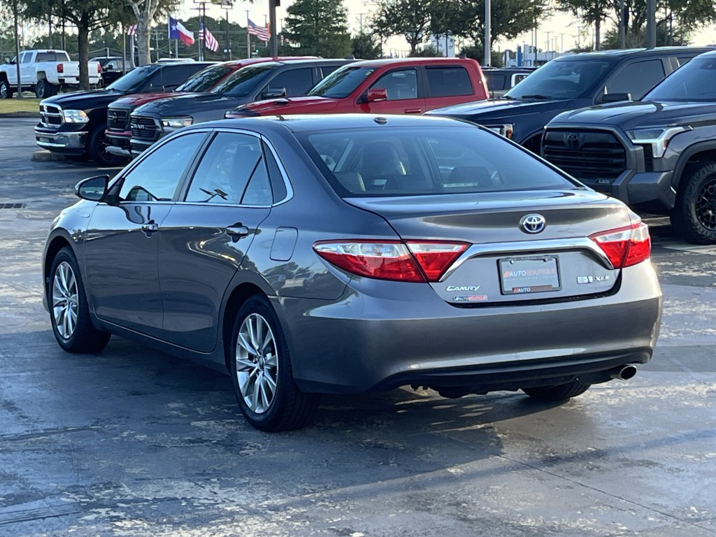 2017 Toyota Camry Image 12