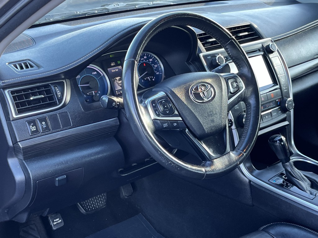 2017 Toyota Camry Image 15