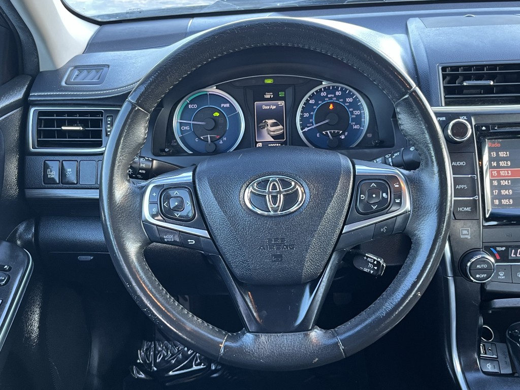 2017 Toyota Camry Image 18