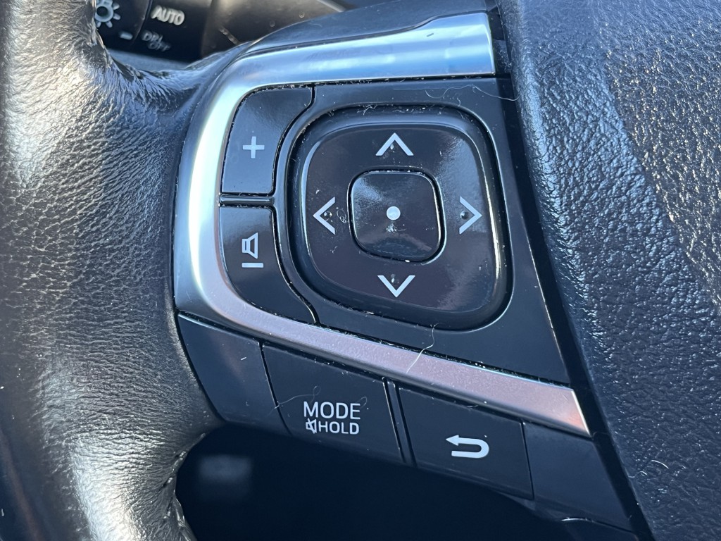 2017 Toyota Camry Image 19