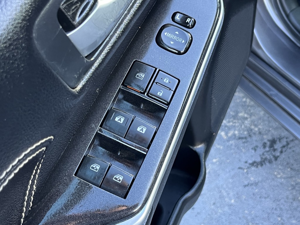 2017 Toyota Camry Image 25
