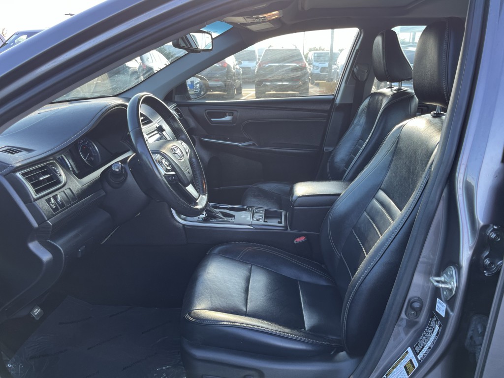 2017 Toyota Camry Image 27