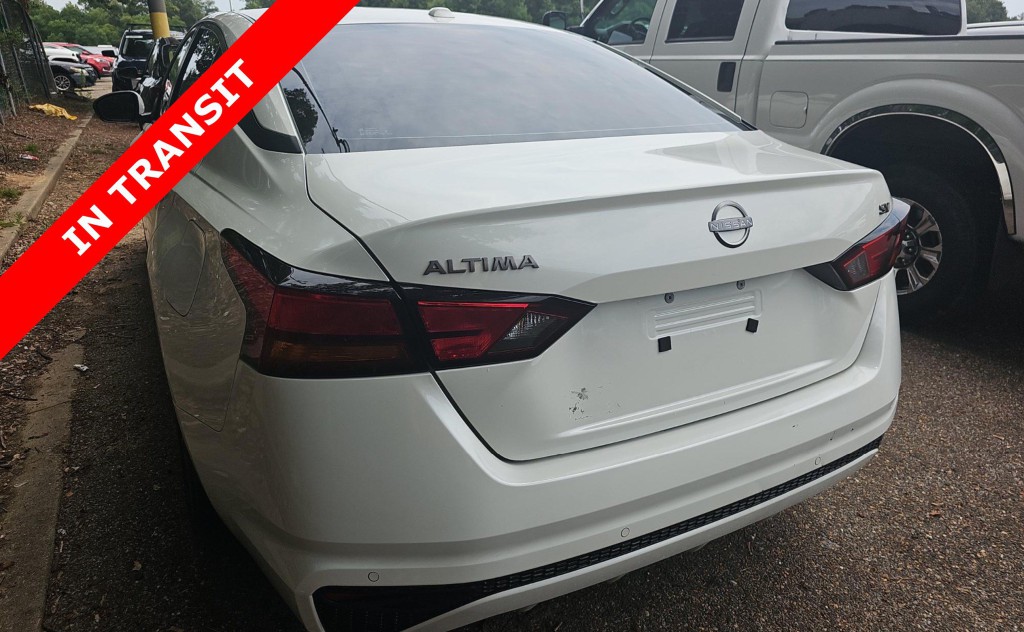 2023 Nissan Altima Image 5