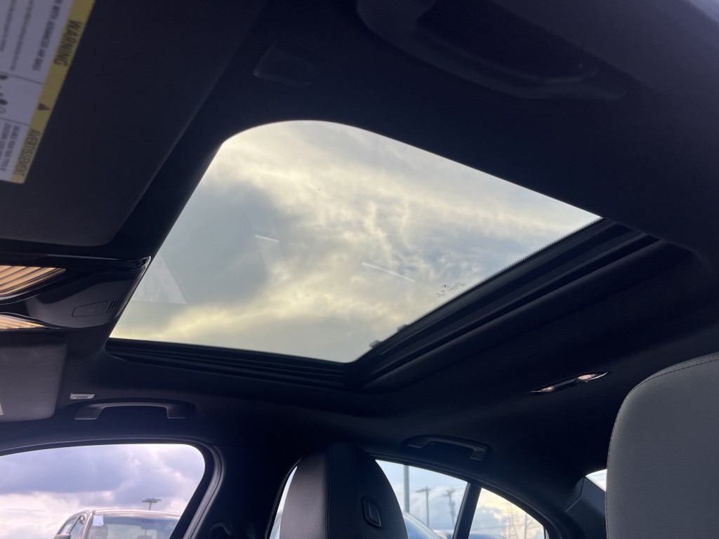2021 BMW 3 Series Image 9
