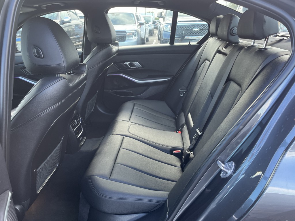 2021 BMW 3 Series Image 32