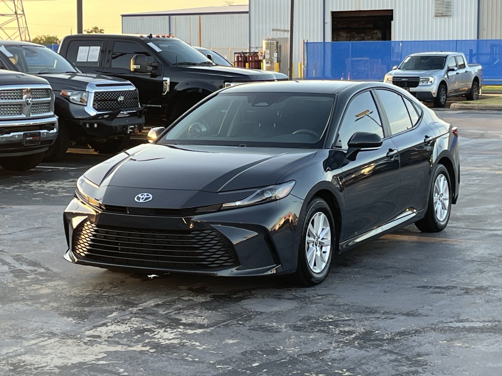 2026 Toyota Camry Image 3