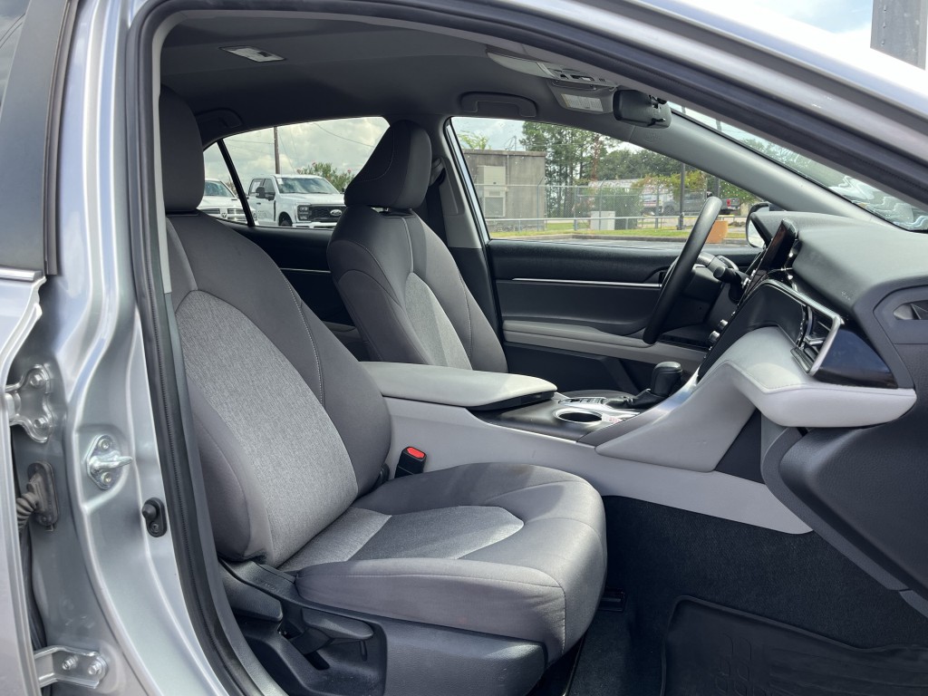 2023 Toyota Camry Image 27