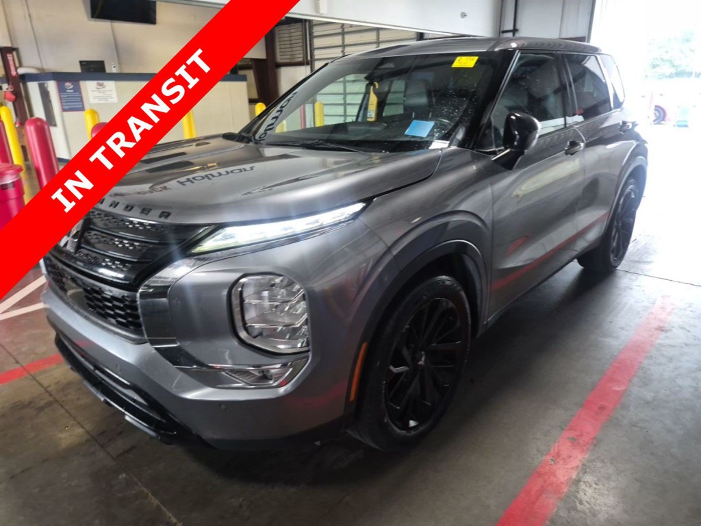 2023 Mitsubishi Outlander Image 1