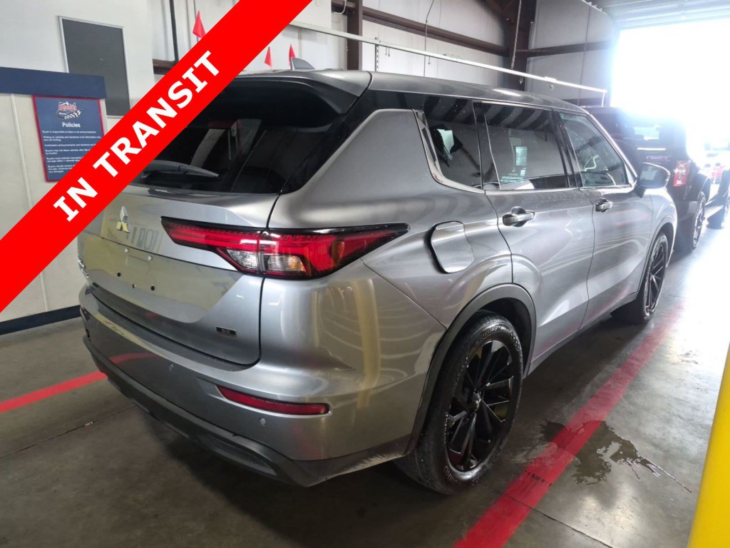 2023 Mitsubishi Outlander Image 6