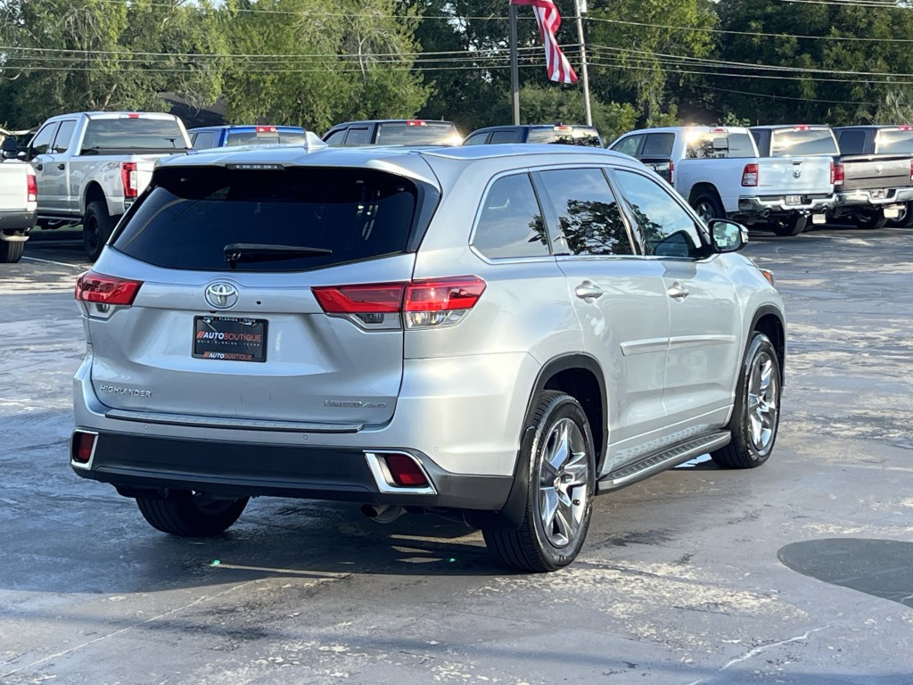 2019 Toyota Highlander Image 11