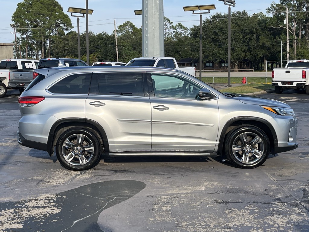 2019 Toyota Highlander Image 13