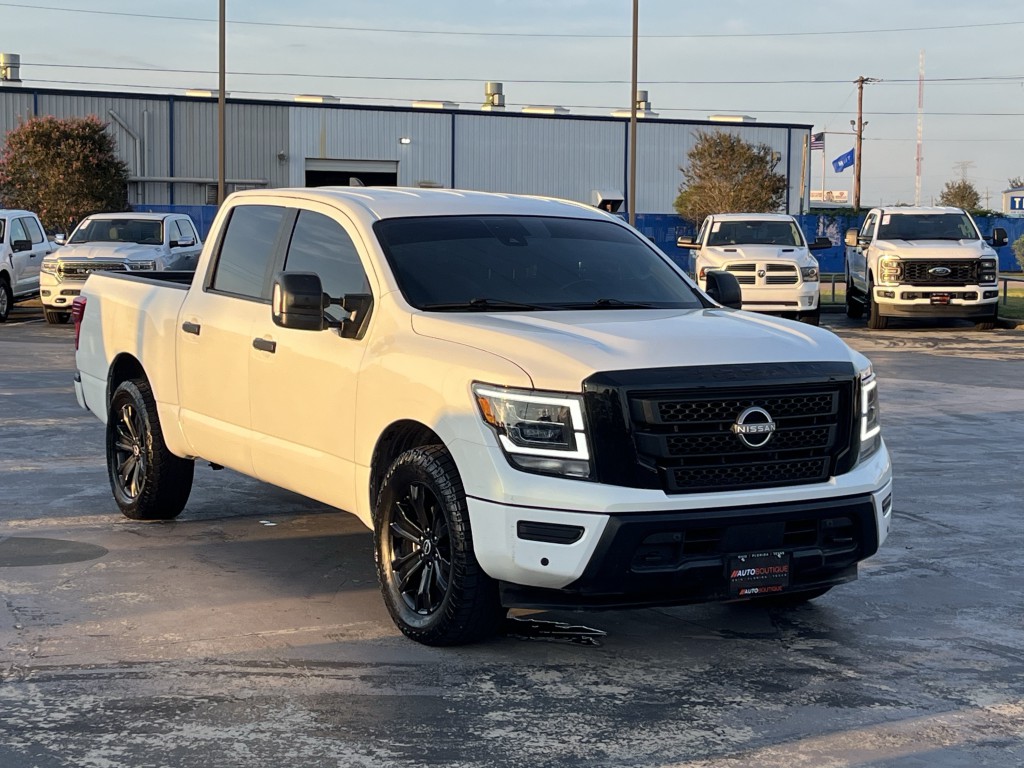 2023 Nissan Titan Image 5