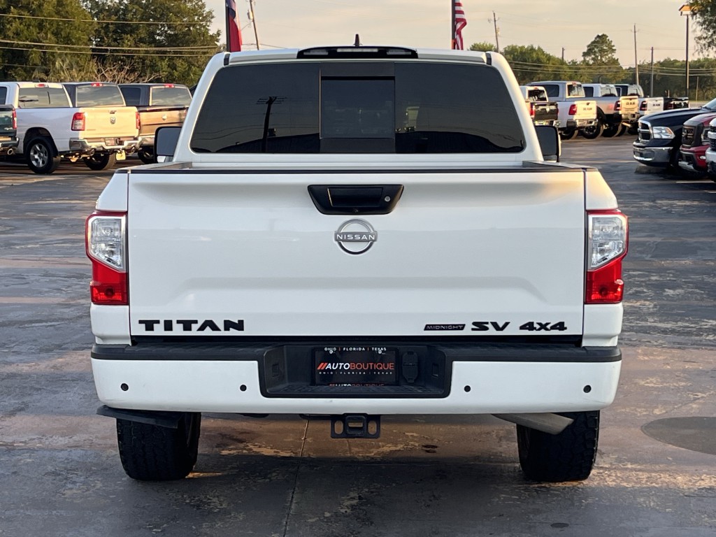 2023 Nissan Titan Image 9