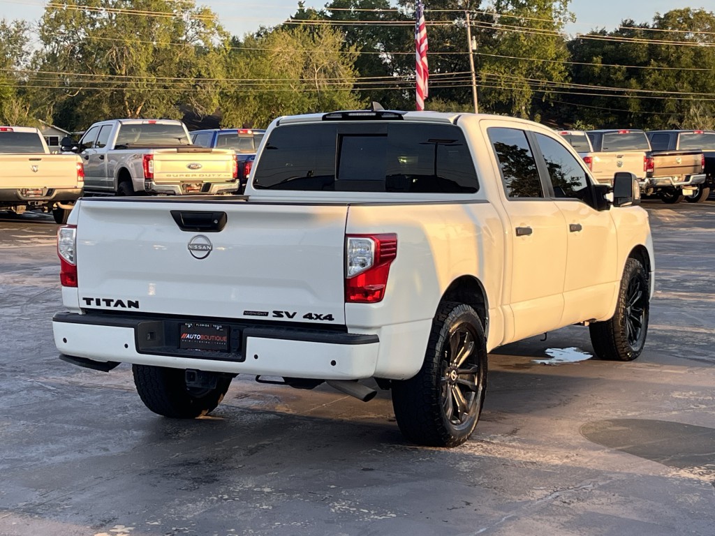 2023 Nissan Titan Image 10