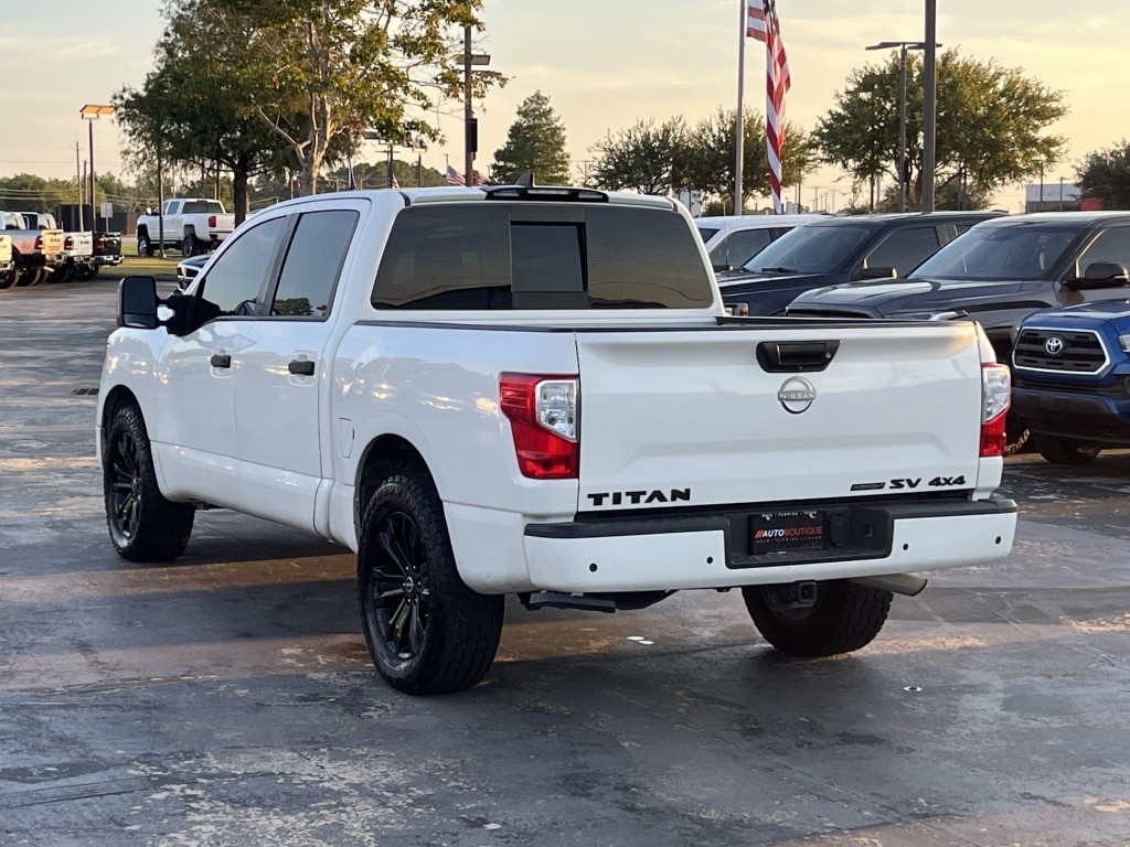 2023 Nissan Titan Image 11