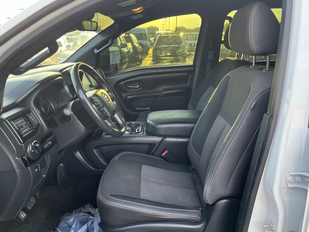 2023 Nissan Titan Image 27