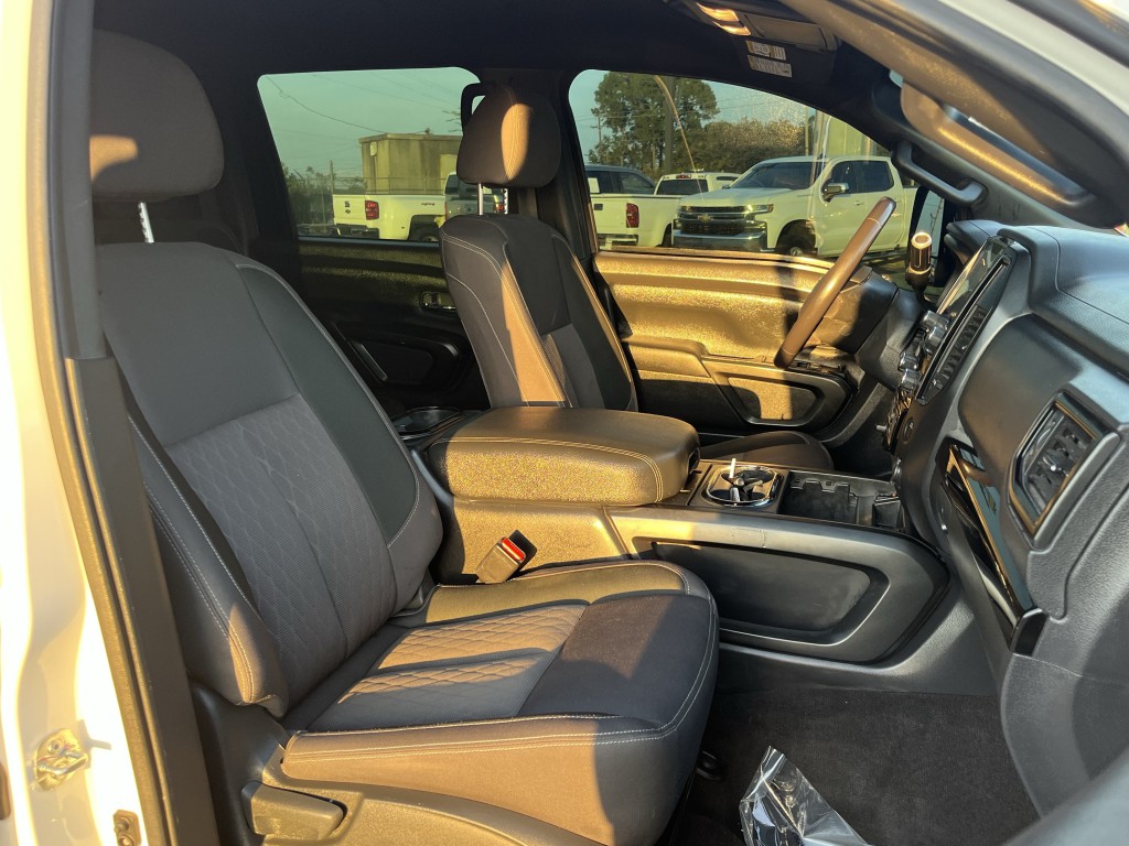 2023 Nissan Titan Image 28