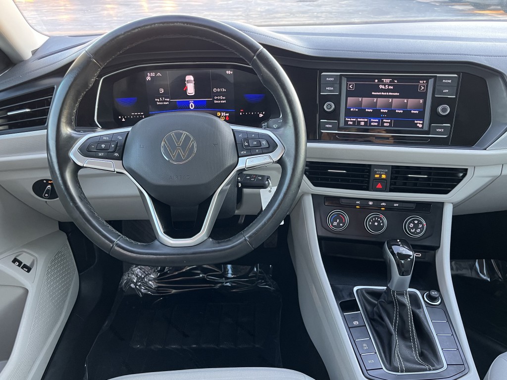 2024 Volkswagen Jetta Image 18