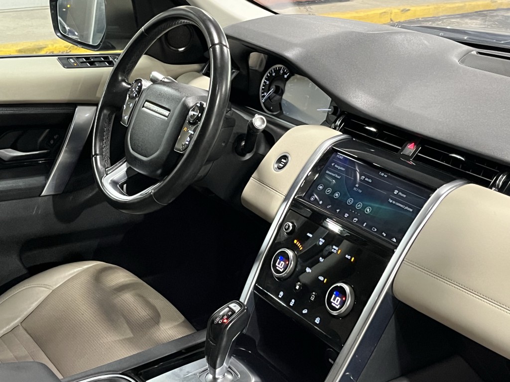 2020 Land Rover Discovery Sport Image 16