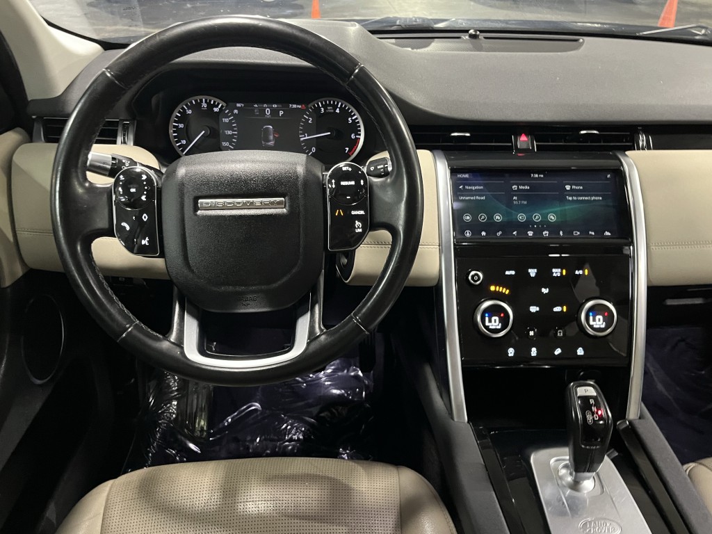 2020 Land Rover Discovery Sport Image 17