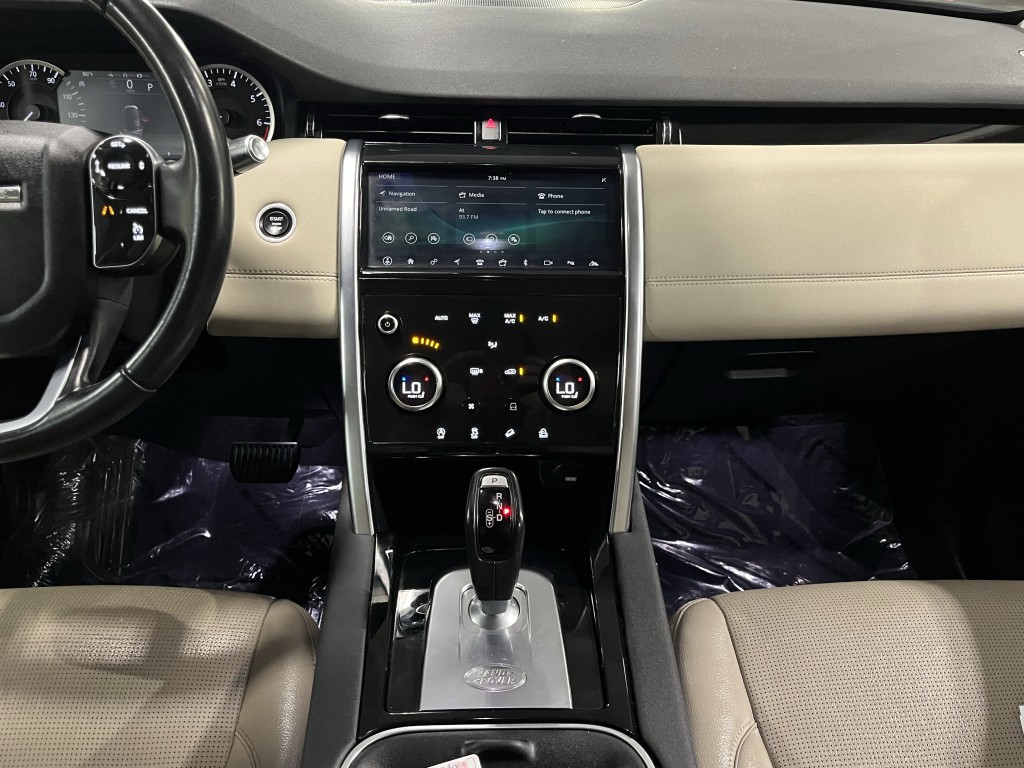 2020 Land Rover Discovery Sport Image 24