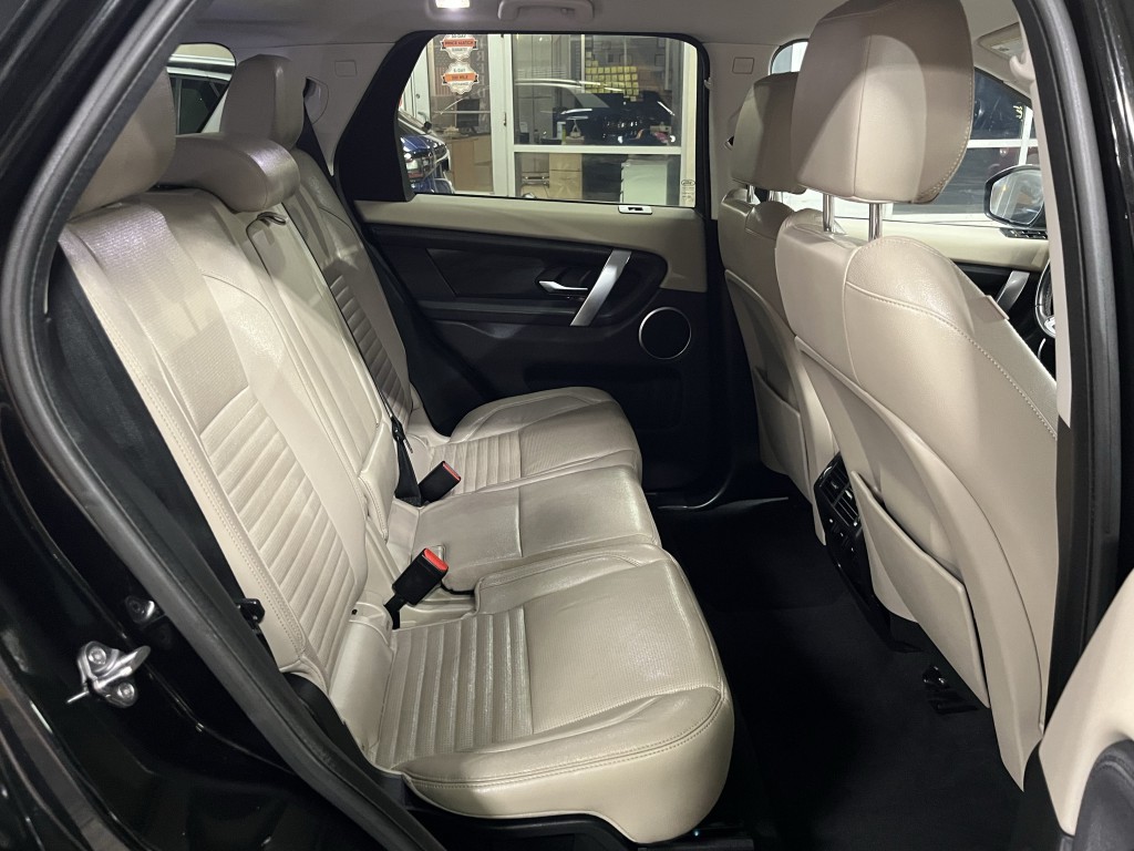 2020 Land Rover Discovery Sport Image 29