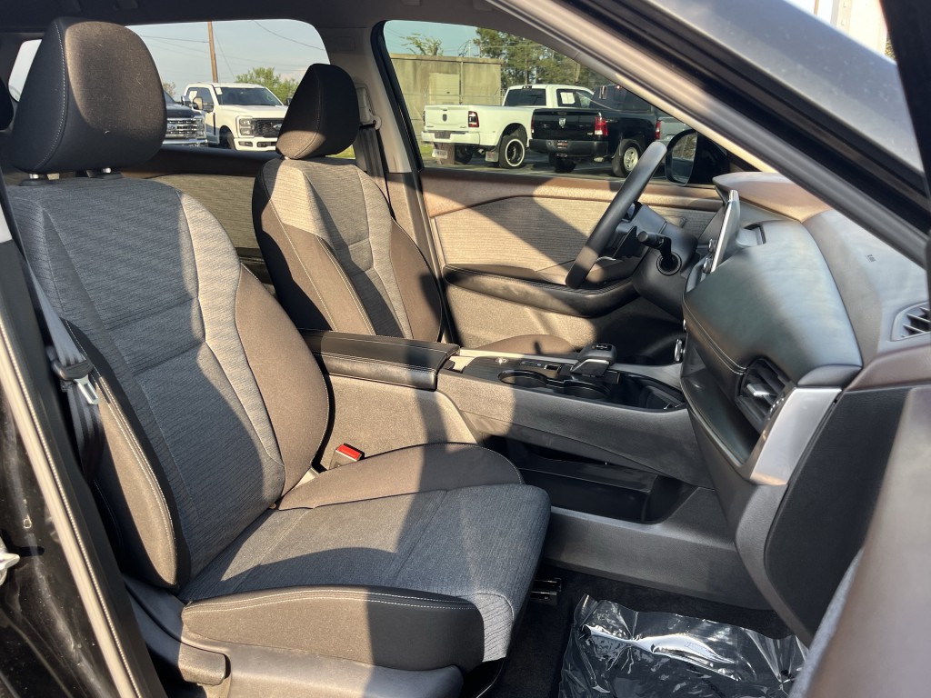 2023 Nissan Rogue Image 29