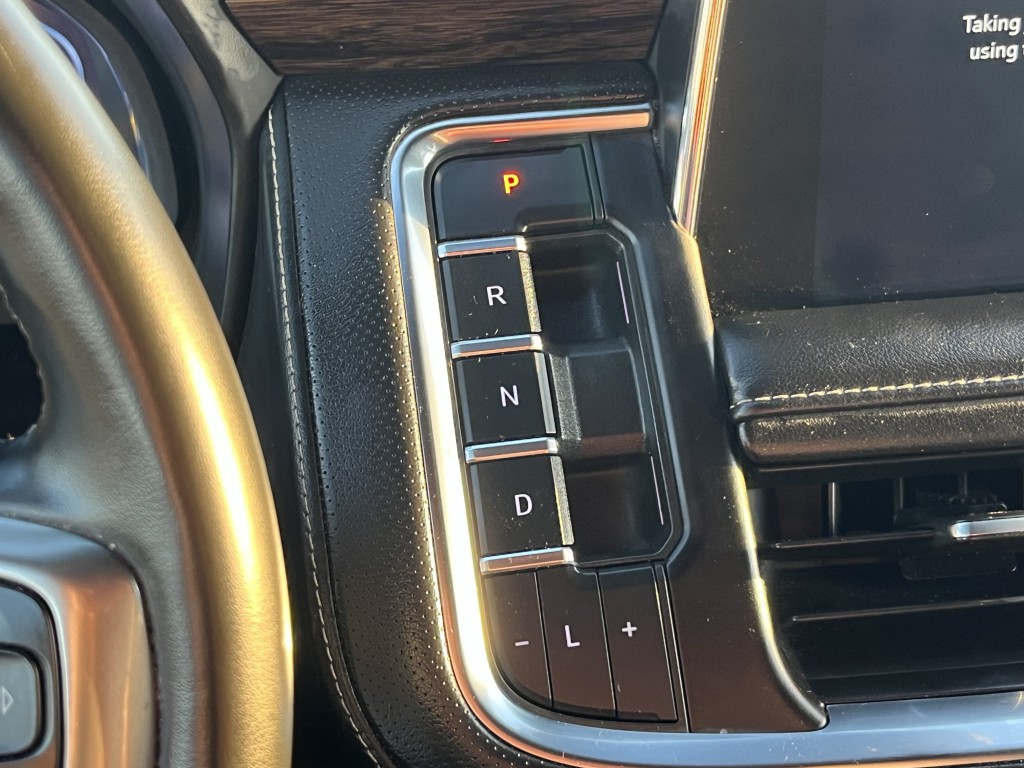 2023 Chevrolet Suburban Image 24
