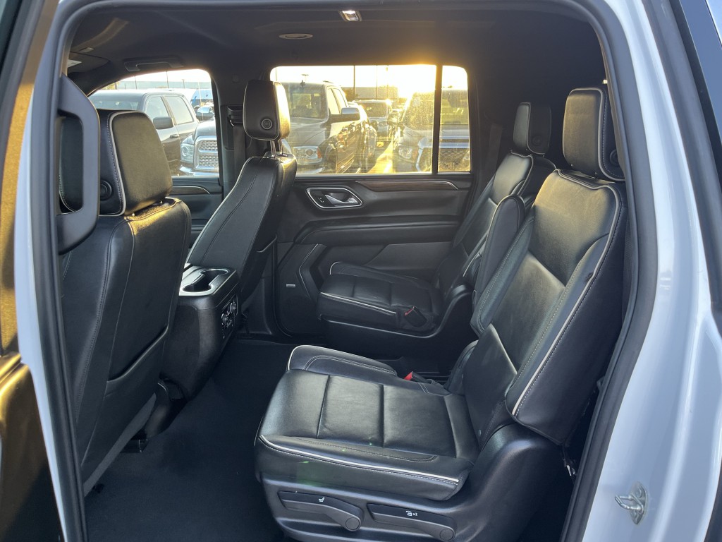 2023 Chevrolet Suburban Image 32