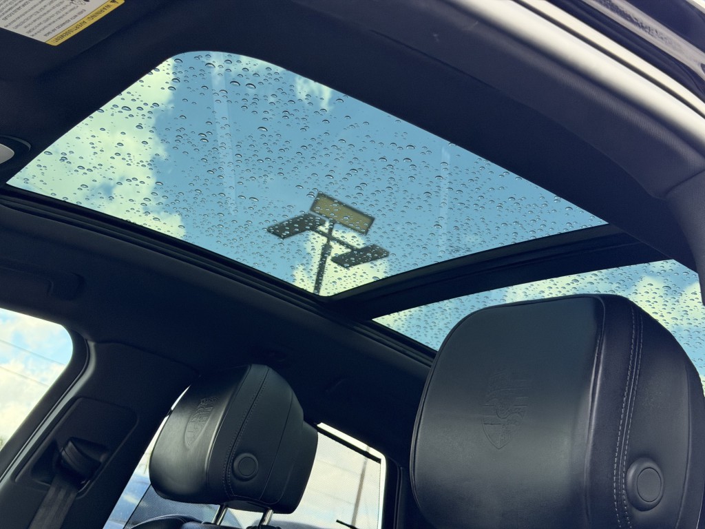 2024 Porsche Macan Image 9