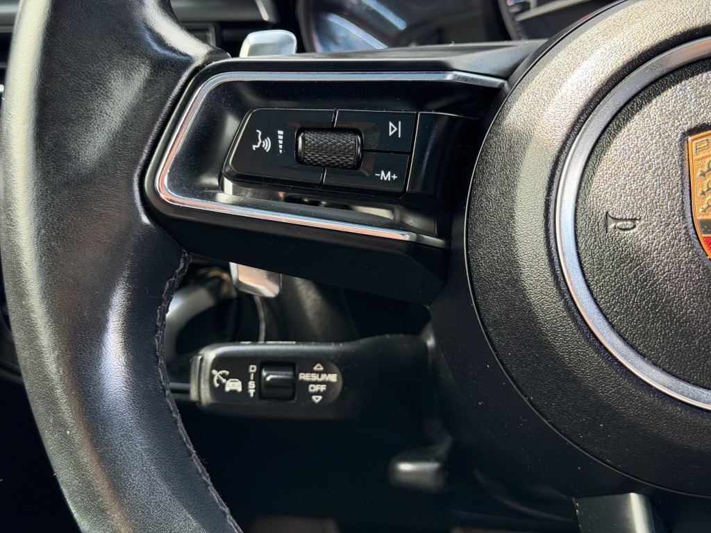 2024 Porsche Macan Image 11