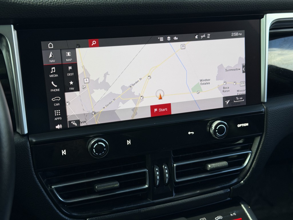 2024 Porsche Macan Image 14