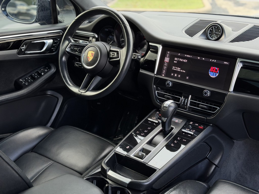2024 Porsche Macan Image 26