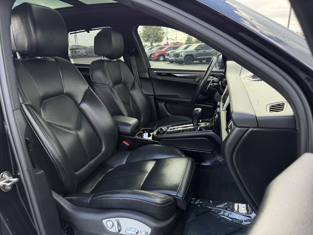 2024 Porsche Macan Image 28