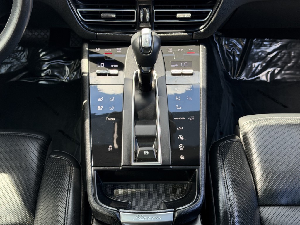 2024 Porsche Macan Image 31