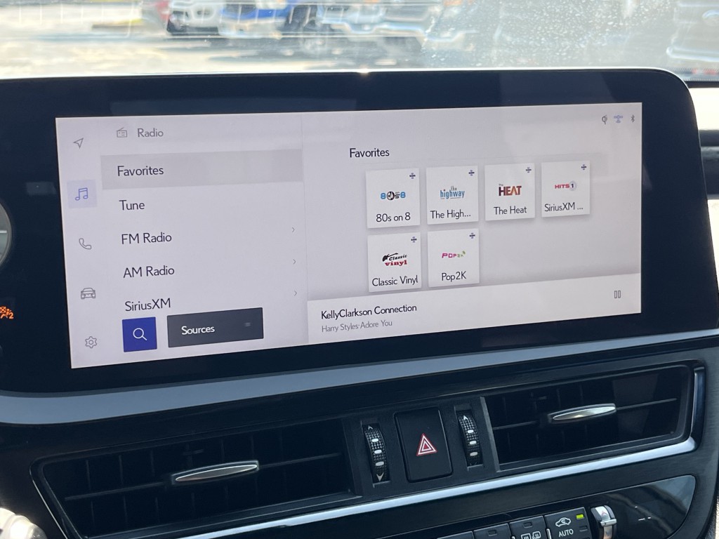 2025 Lexus ES Image 9