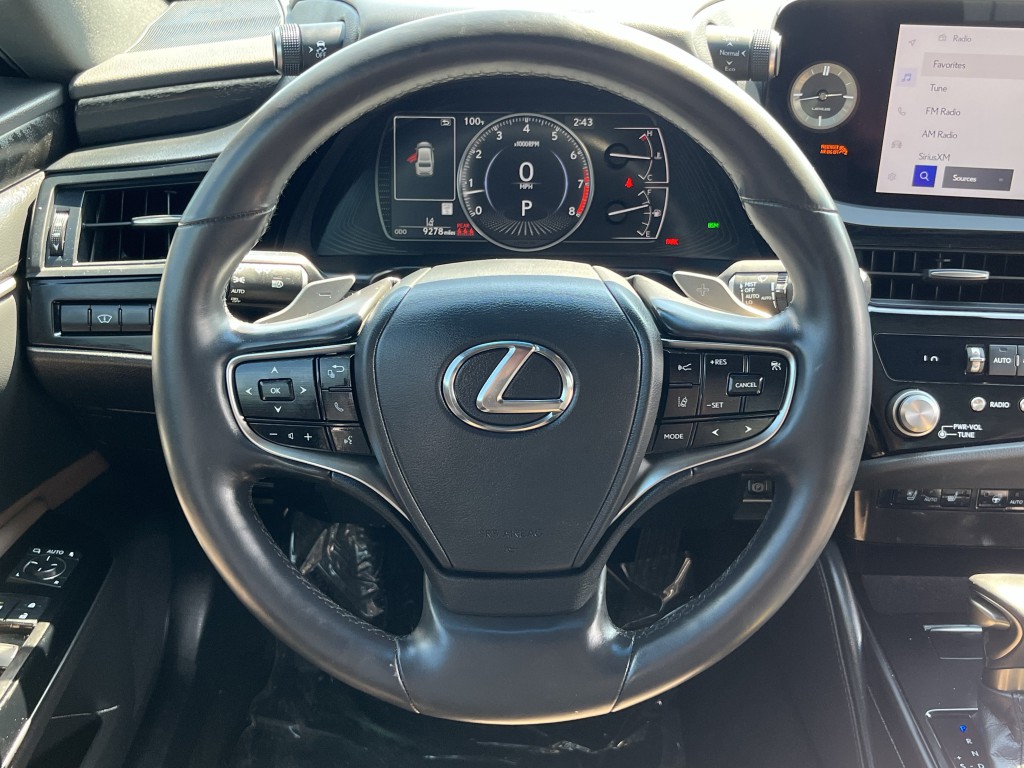 2025 Lexus ES Image 19