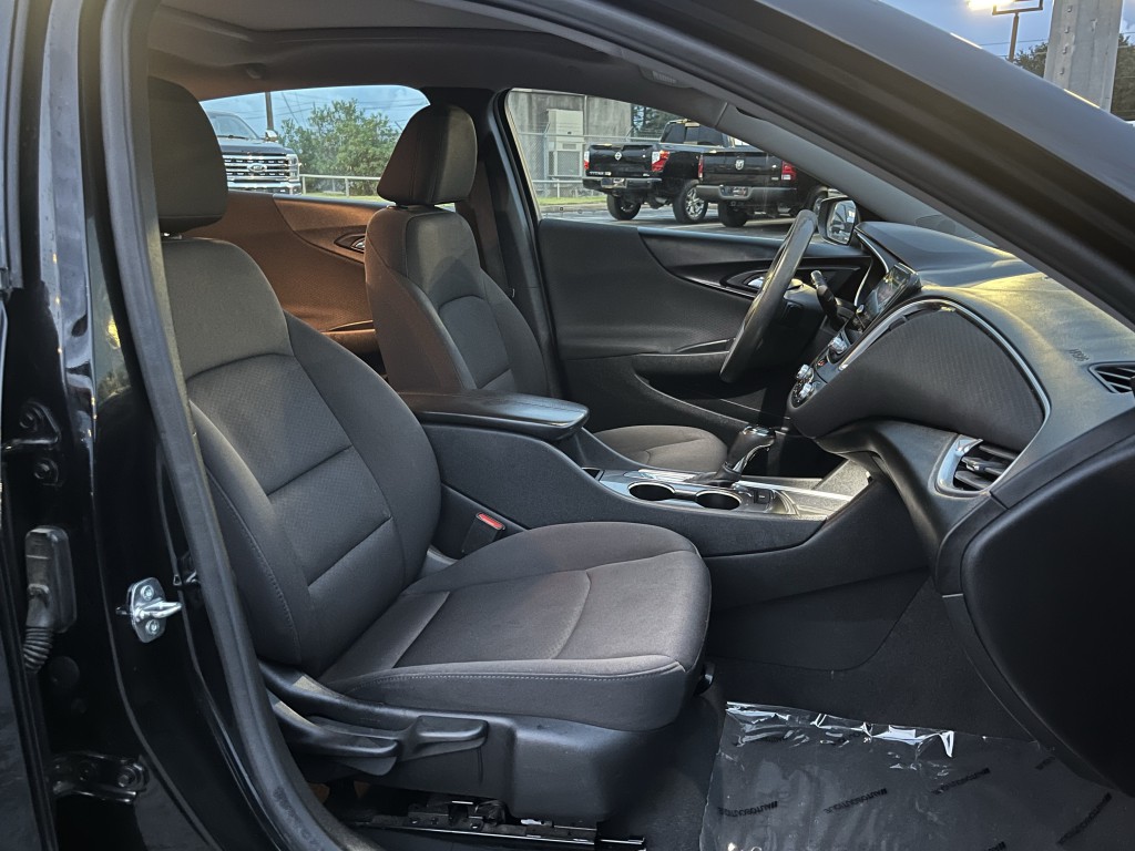 2020 Chevrolet Malibu Image 30