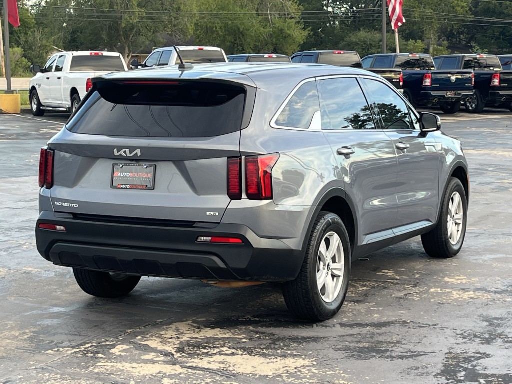 2023 Kia Sorento Image 11