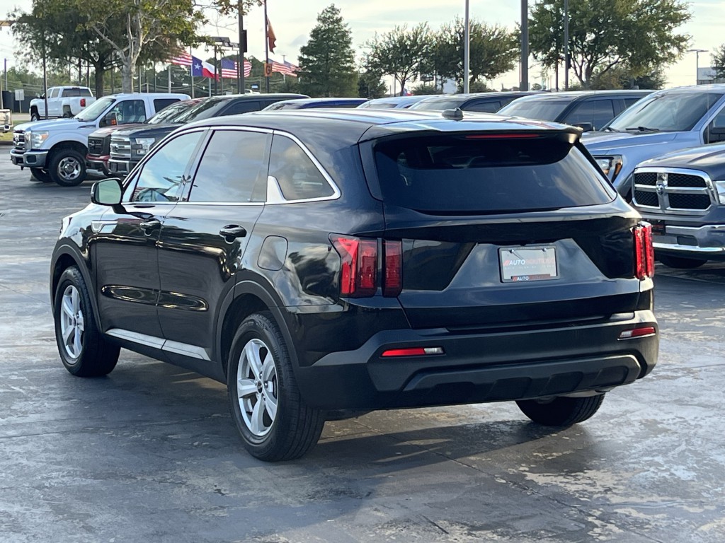 2023 Kia Sorento Image 10