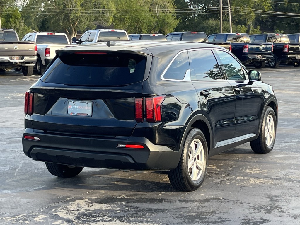 2023 Kia Sorento Image 11