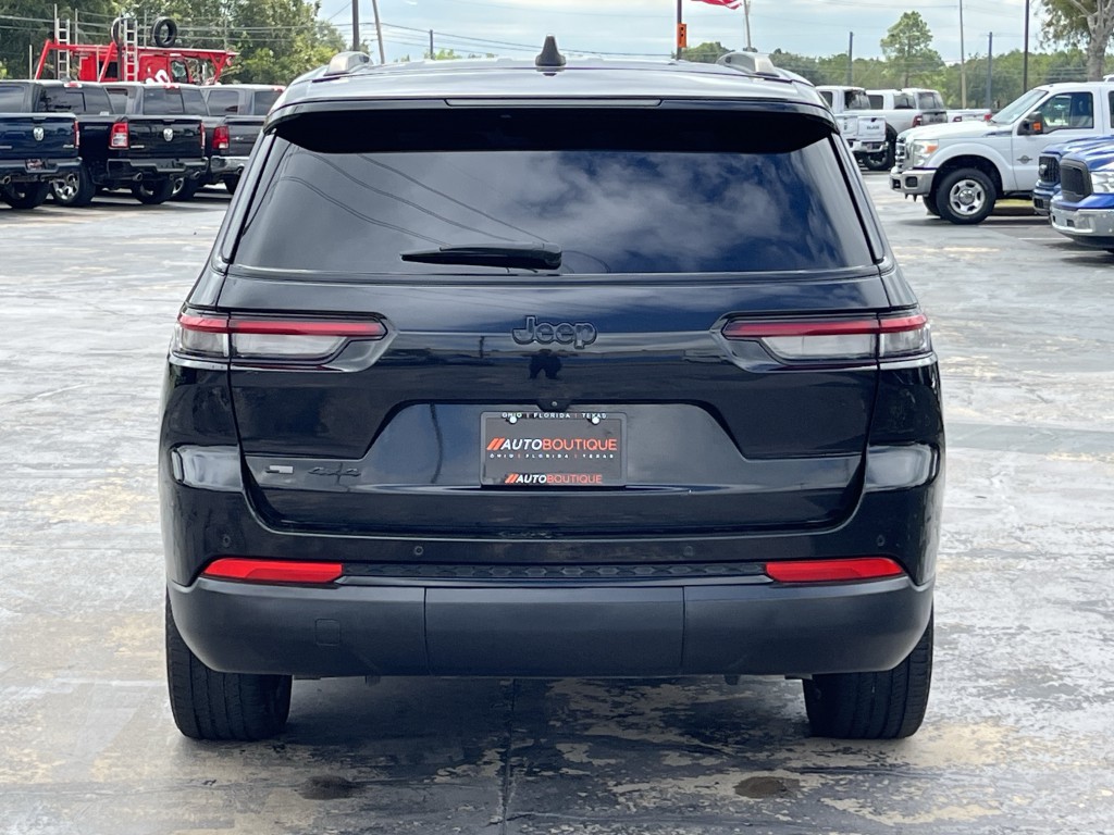 2022 Jeep Grand Cherokee Image 11