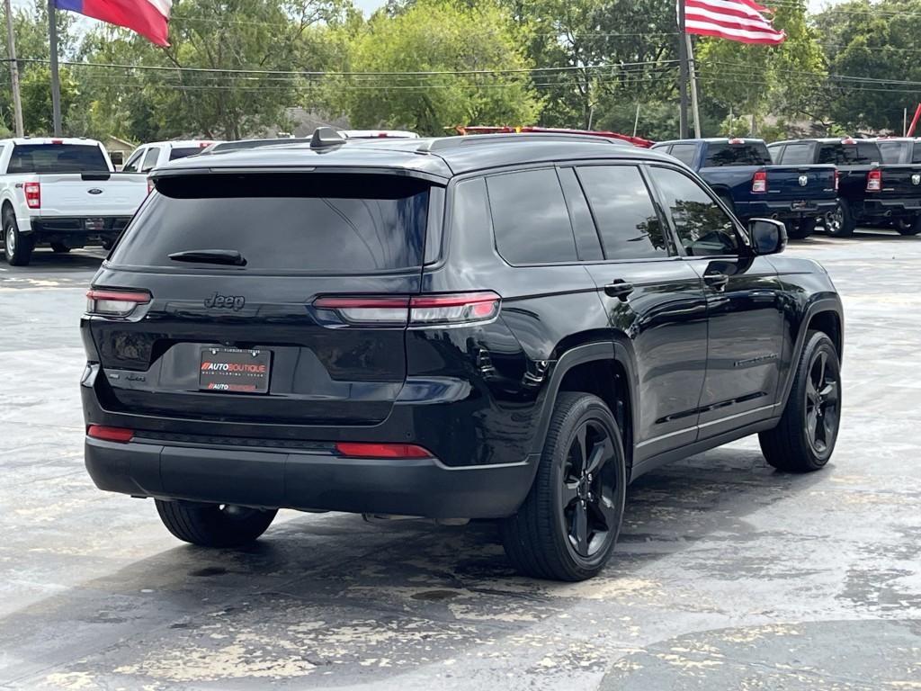 2022 Jeep Grand Cherokee Image 12