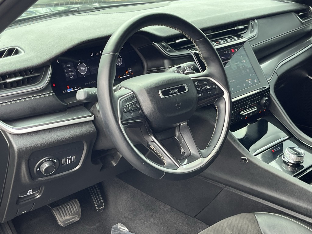 2022 Jeep Grand Cherokee Image 16