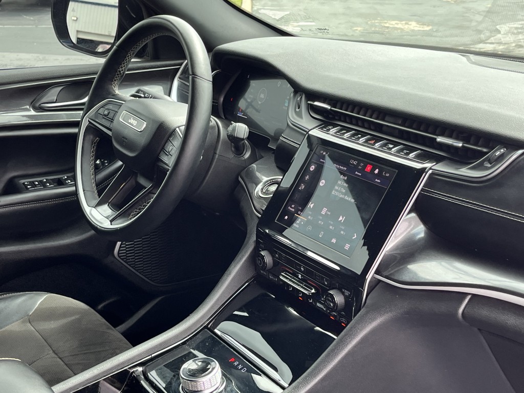 2022 Jeep Grand Cherokee Image 17