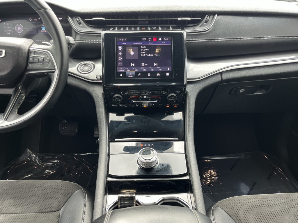 2022 Jeep Grand Cherokee Image 25