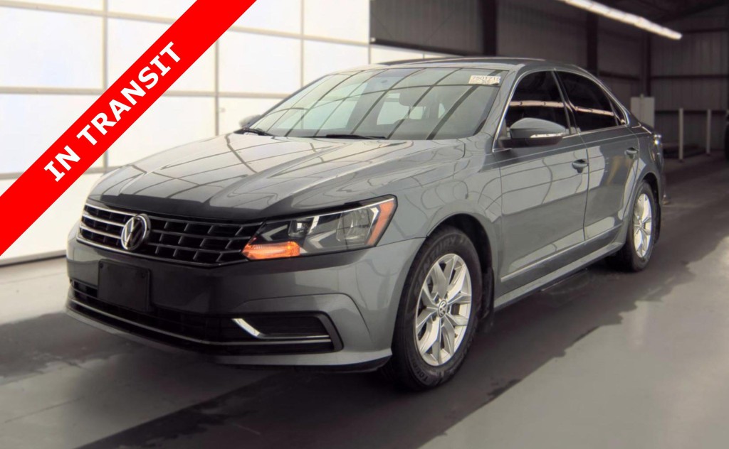 2017 Volkswagen Passat Image 1